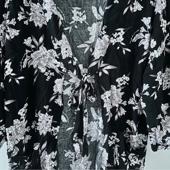Spiritual Gangster Maya Black Floral Kimono Women’s One Size Swim Coverup Beachy - Picture 7 of 16